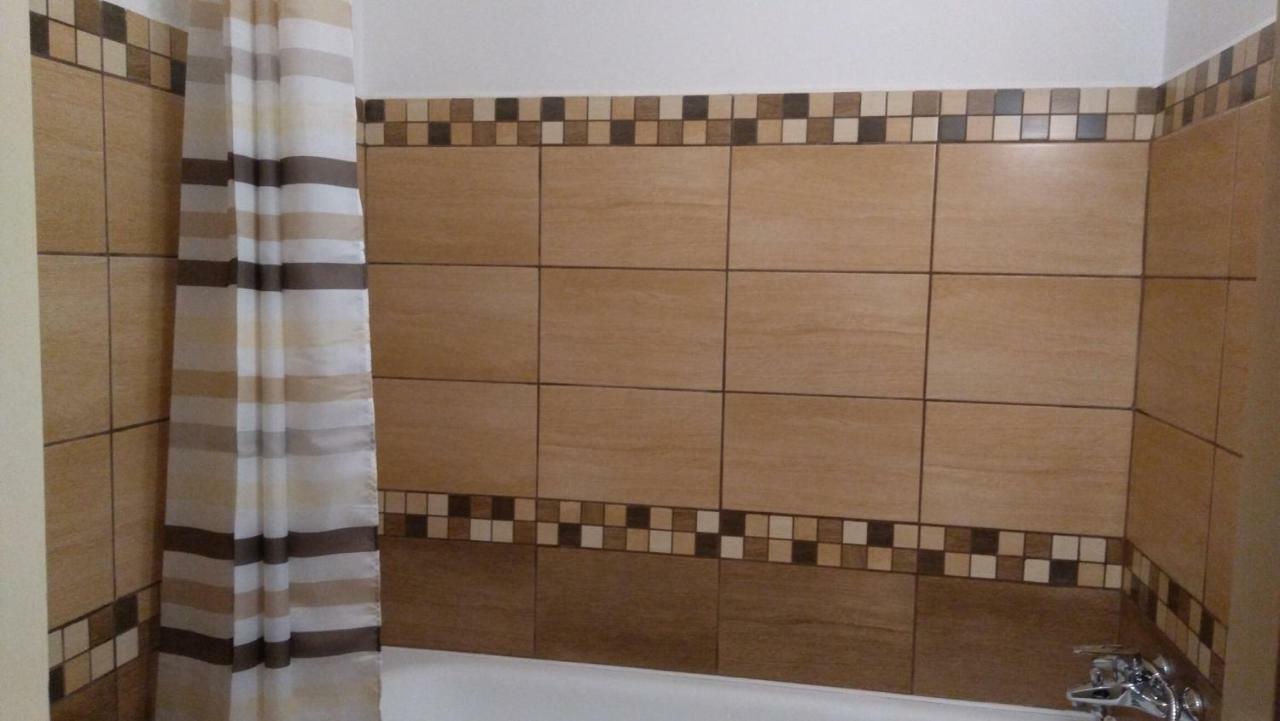 Gesztenyes Apartman Μίσκολτς Εξωτερικό φωτογραφία