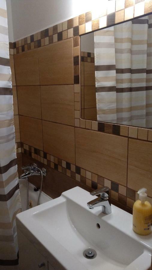 Gesztenyes Apartman Μίσκολτς Εξωτερικό φωτογραφία