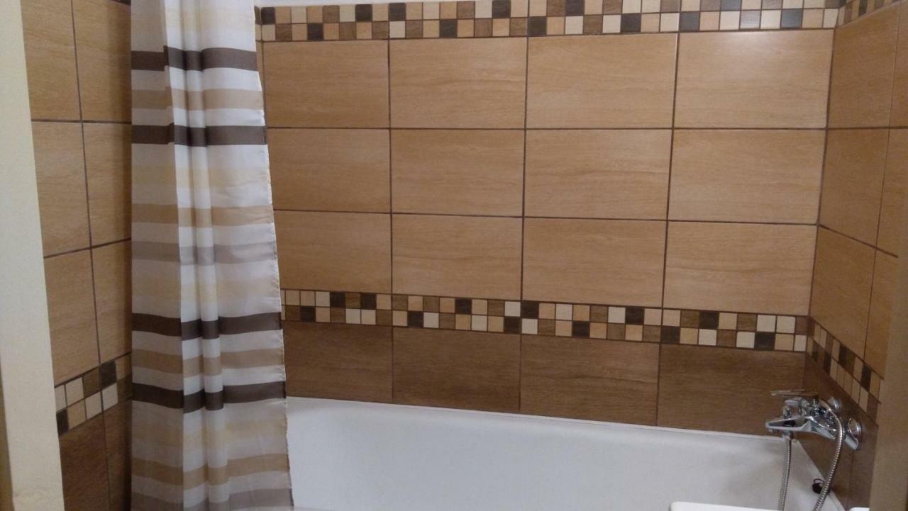 Gesztenyes Apartman Μίσκολτς Εξωτερικό φωτογραφία