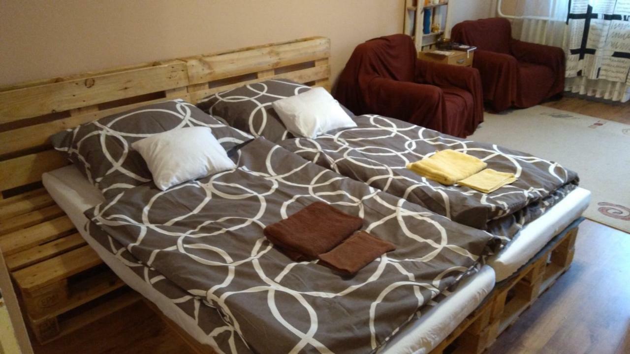 Gesztenyes Apartman Μίσκολτς Εξωτερικό φωτογραφία