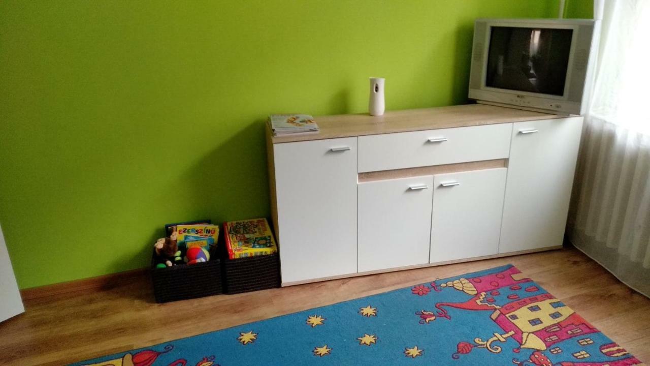 Gesztenyes Apartman Μίσκολτς Εξωτερικό φωτογραφία