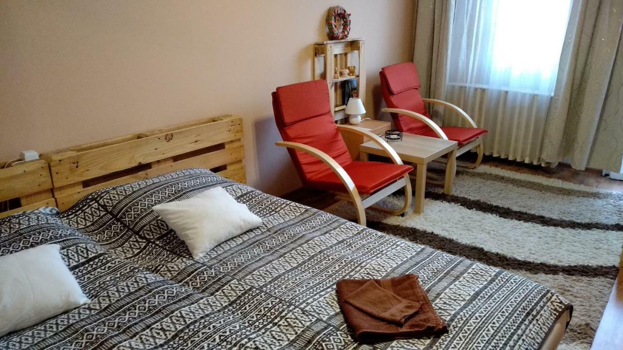 Gesztenyes Apartman Μίσκολτς Εξωτερικό φωτογραφία