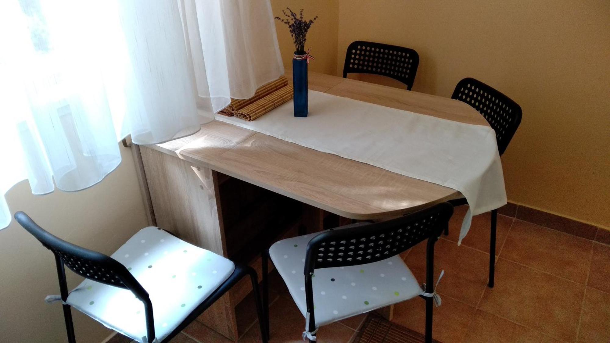 Gesztenyes Apartman Μίσκολτς Εξωτερικό φωτογραφία
